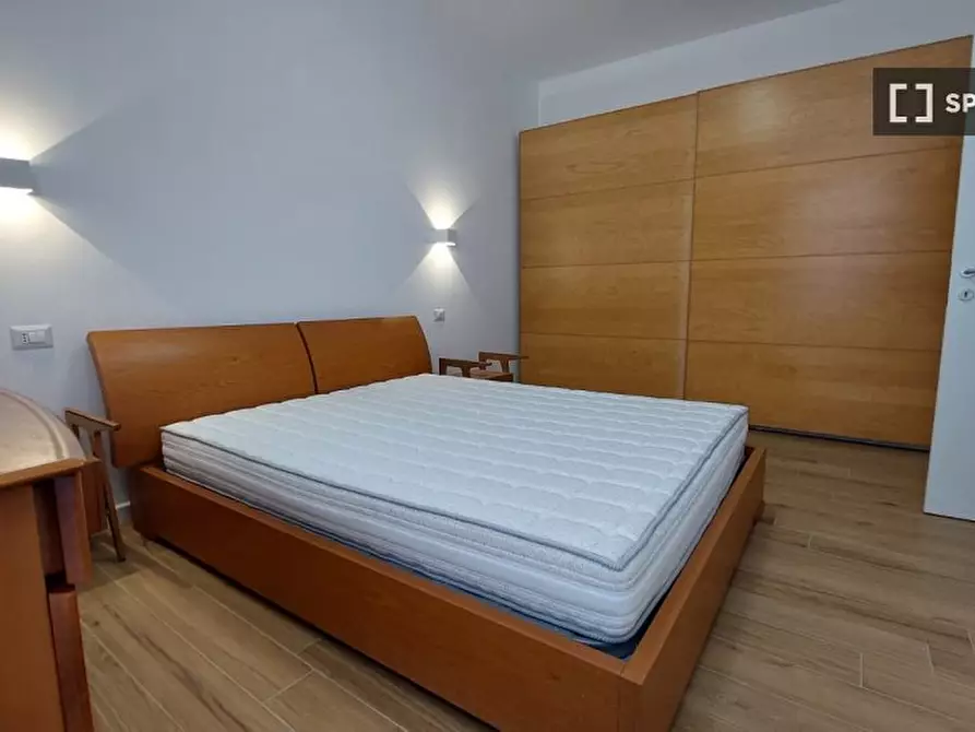 Immagine 16 di Appartamento in affitto  in Via la Spezia a Roma