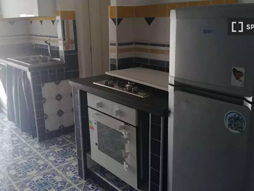 Immagine 11 di Camera condivisa in affitto  in Via Santa Maria delle Grazie a Loreto a Napoli