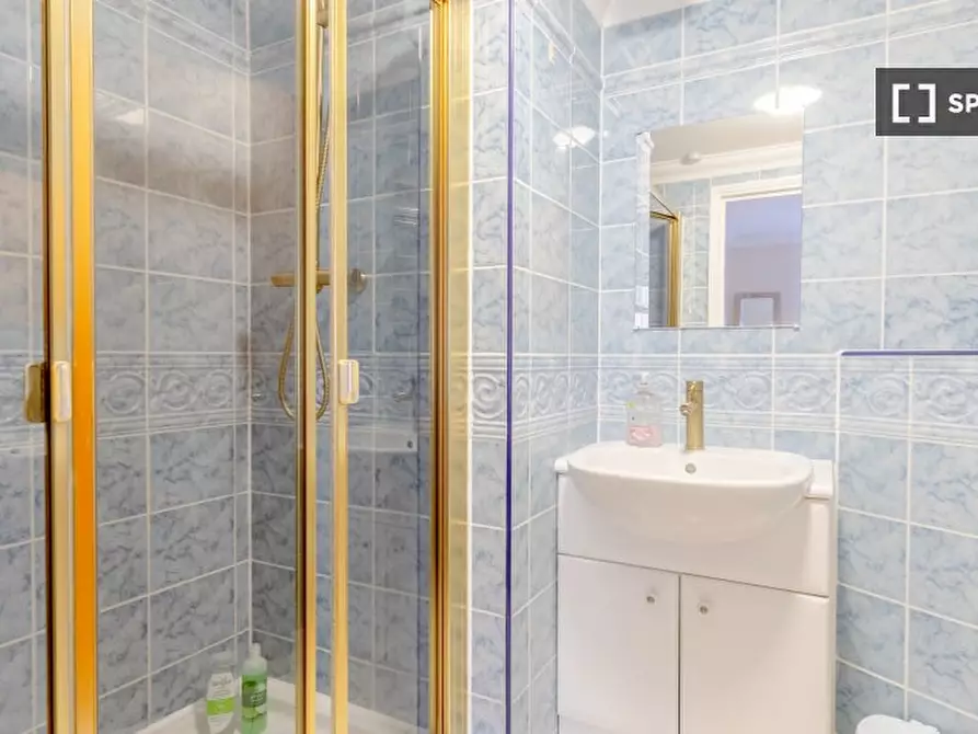 Immagine 16 di Appartamento in affitto  in flat a 