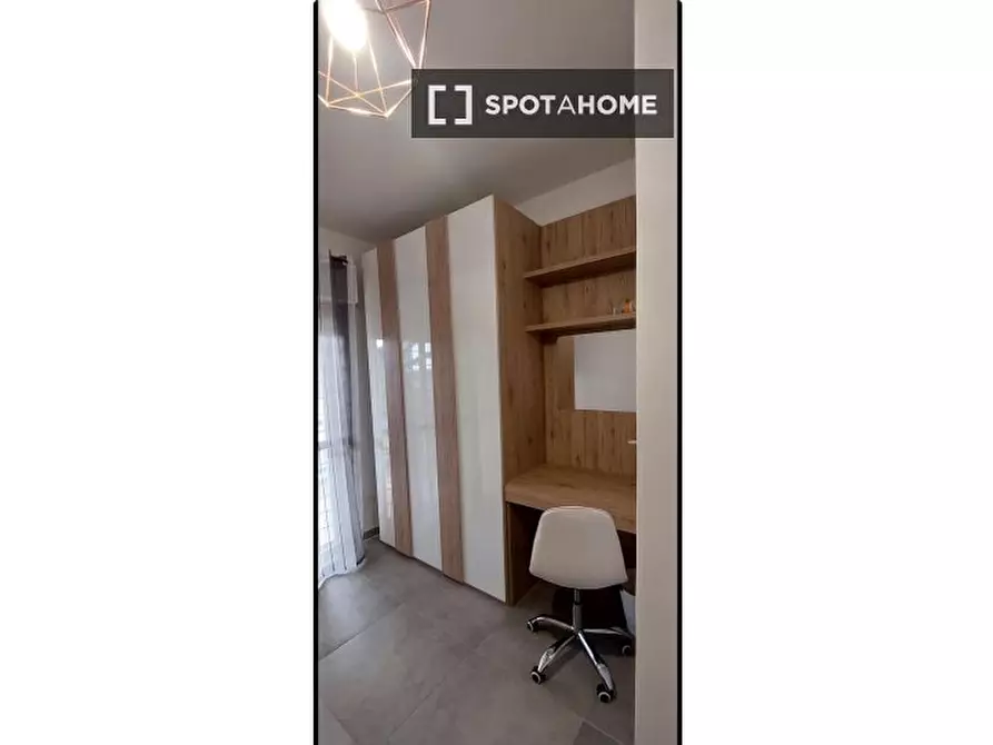 Immagine 2 di Camera condivisa in affitto  in Via di Torre Gaia a Roma