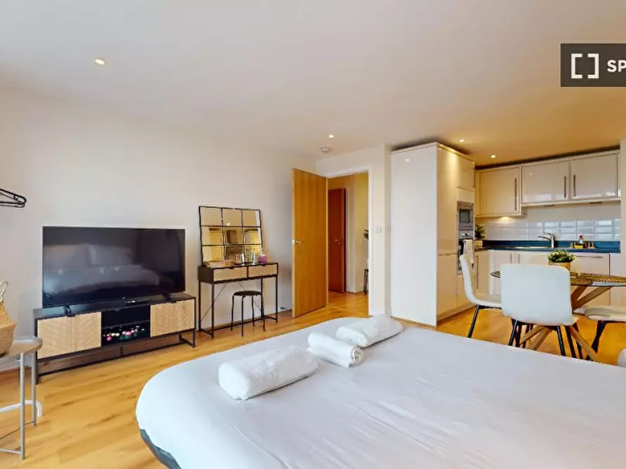 Immagine 9 di Appartamento in affitto  in Basin Approach a East Ham