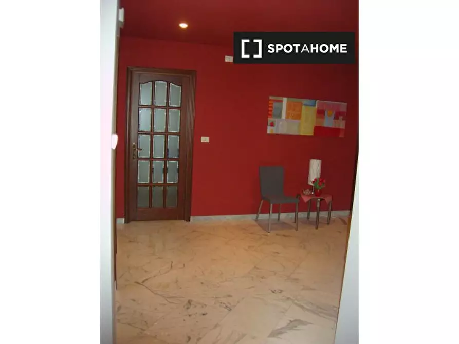 Immagine 18 di Camera condivisa in affitto  in Lungotevere di Pietra Papa a Roma