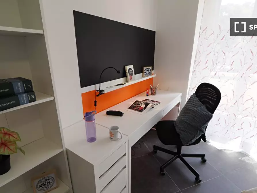 Immagine 3 di Camera condivisa in affitto  in Corso Peschiera a Torino