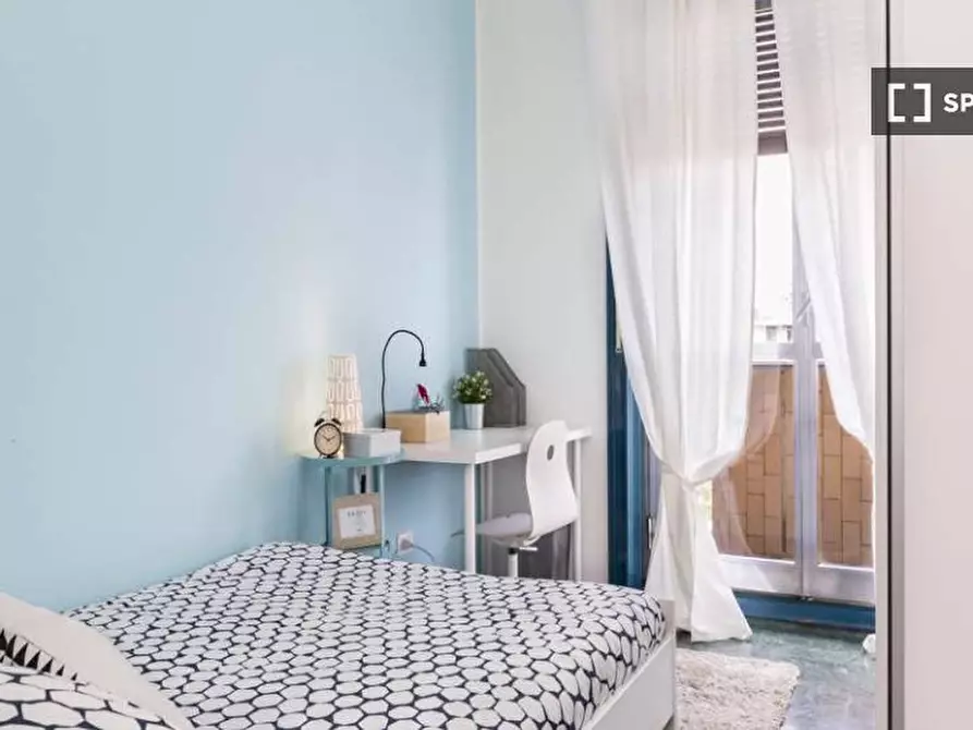 Immagine 2 di Camera condivisa in affitto  in Via Giuseppe Frua a Milano