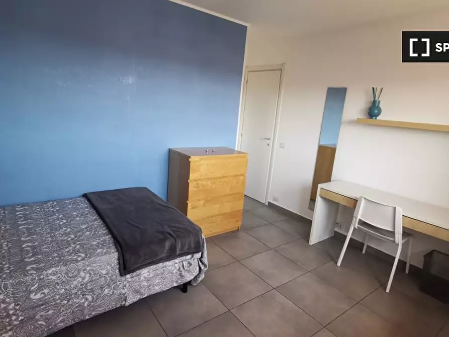 Immagine 4 di Camera condivisa in affitto  in Via Fabio Numerio a Roma