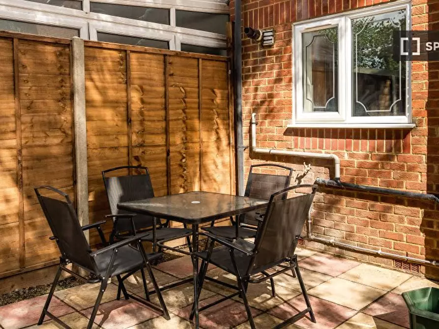 Immagine 15 di Appartamento in affitto  in Redford Cl a Hounslow