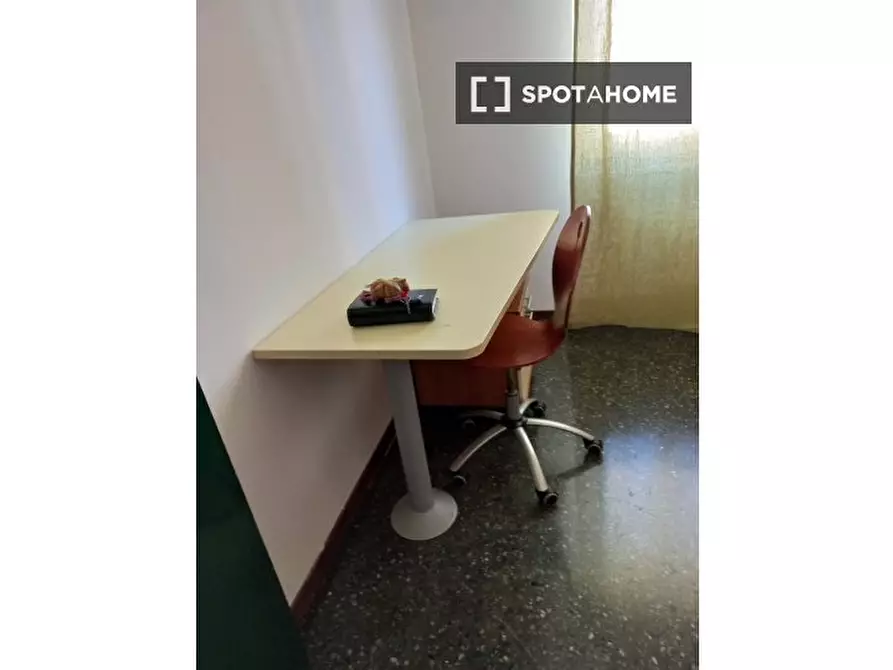 Immagine 4 di Camera condivisa in affitto  in Corso Aldo Gastaldi a Genova