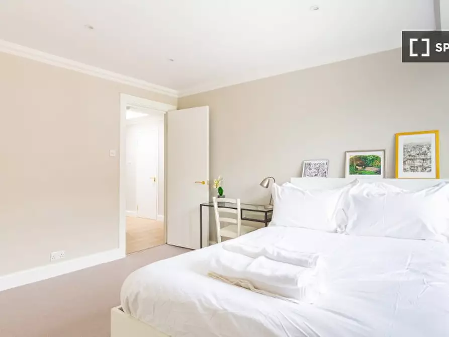 Immagine 10 di Appartamento in affitto  in flat a Kensington