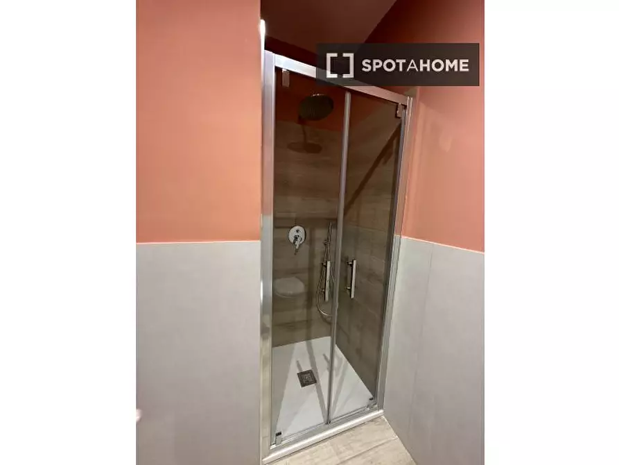 Immagine 9 di Camera condivisa in affitto  in Via Pandolfo Collenuccio a Napoli