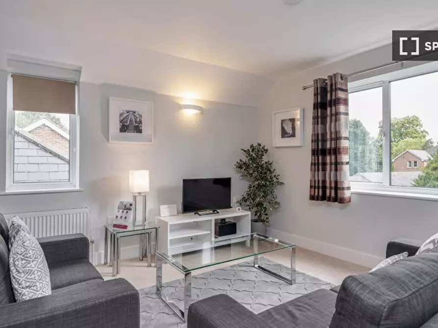 Immagine 3 di Appartamento in affitto  in Maple Rd a Kingston Upon Thames