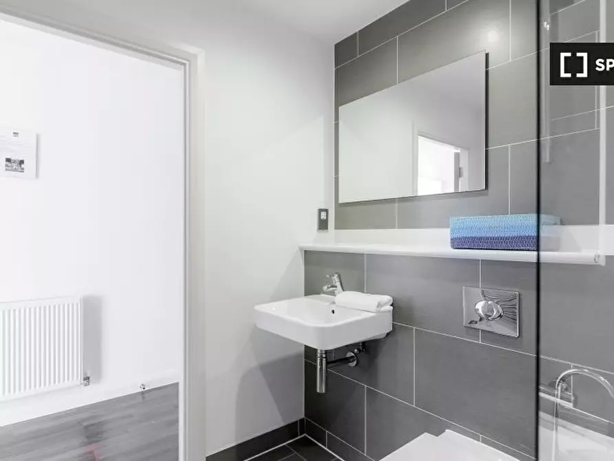 Immagine 17 di Appartamento in affitto  in Stanley Rd a Merton