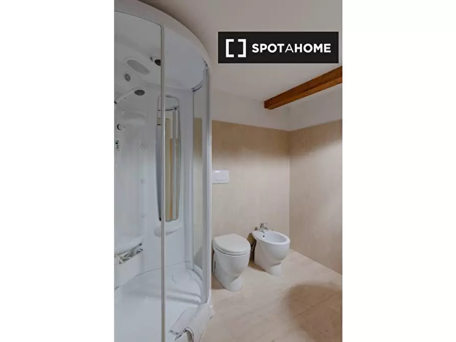 Immagine 10 di Appartamento in affitto  in Via del Collegio Capranica a Roma