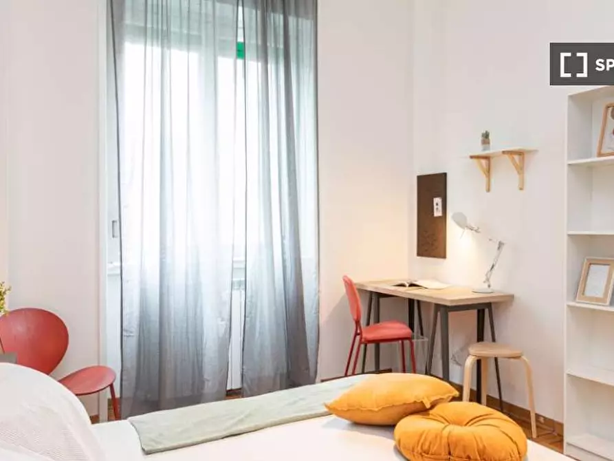 Immagine 2 di Camera condivisa in affitto  in Viale Emilio Caldara a Milano