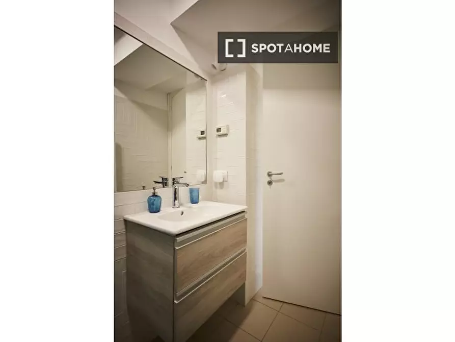 Immagine 8 di Ufficio in affitto  in Via Vigevano a Milano