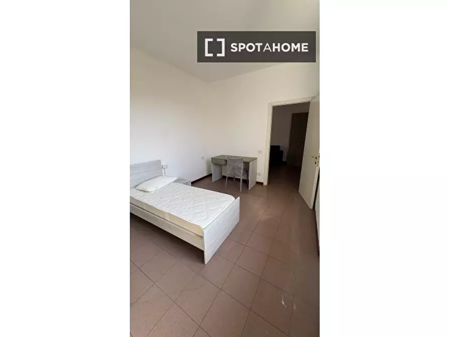 Immagine 2 di Camera condivisa in affitto  in Via Nicola Palmieri a Milano