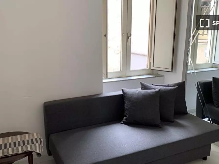 Immagine 4 di Camera condivisa in affitto  in Via Rita Atria a Napoli