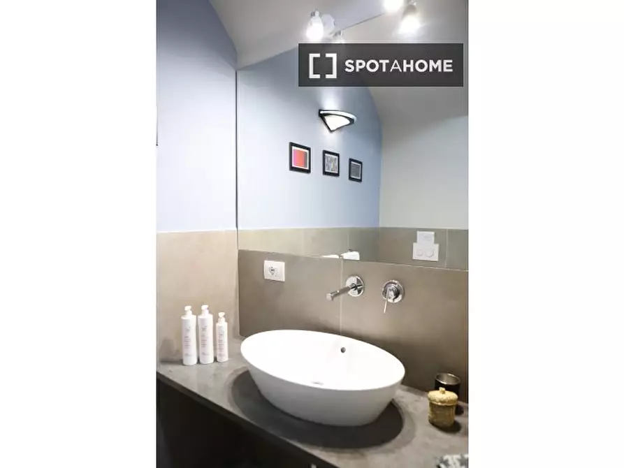 Immagine 12 di Appartamento in affitto  in Vico SS. Filippo e Giacomo a Napoli