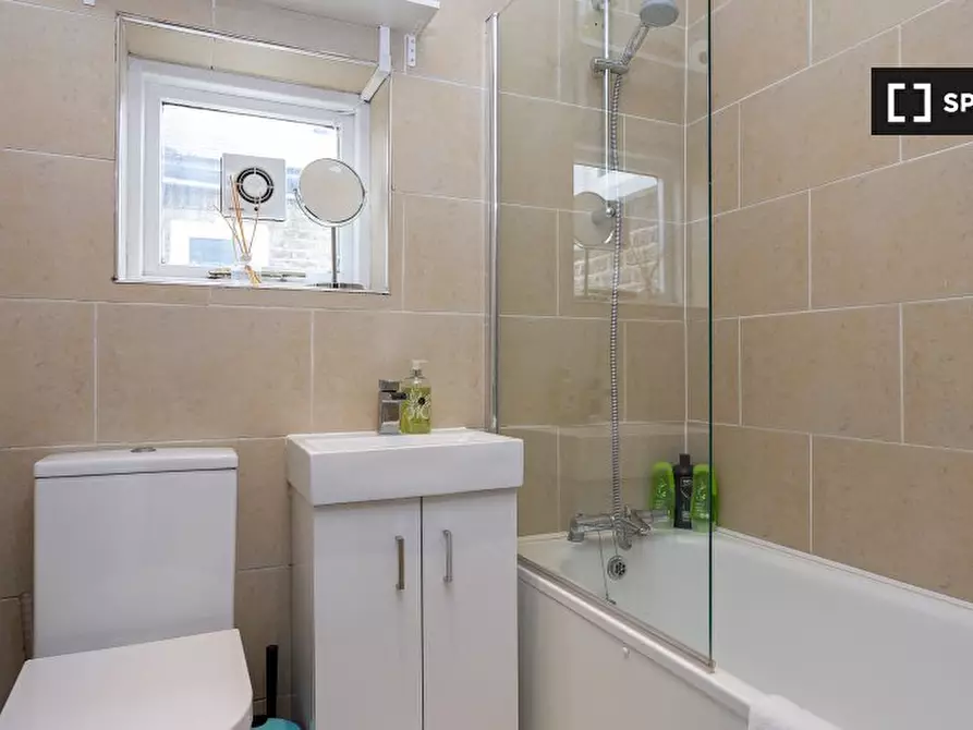 Immagine 6 di Appartamento in affitto  in Heyford Ave a Lambeth