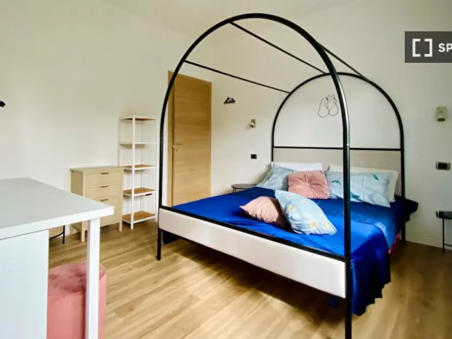 Immagine 8 di Camera condivisa in affitto  in Via Sesto Calende a Milano