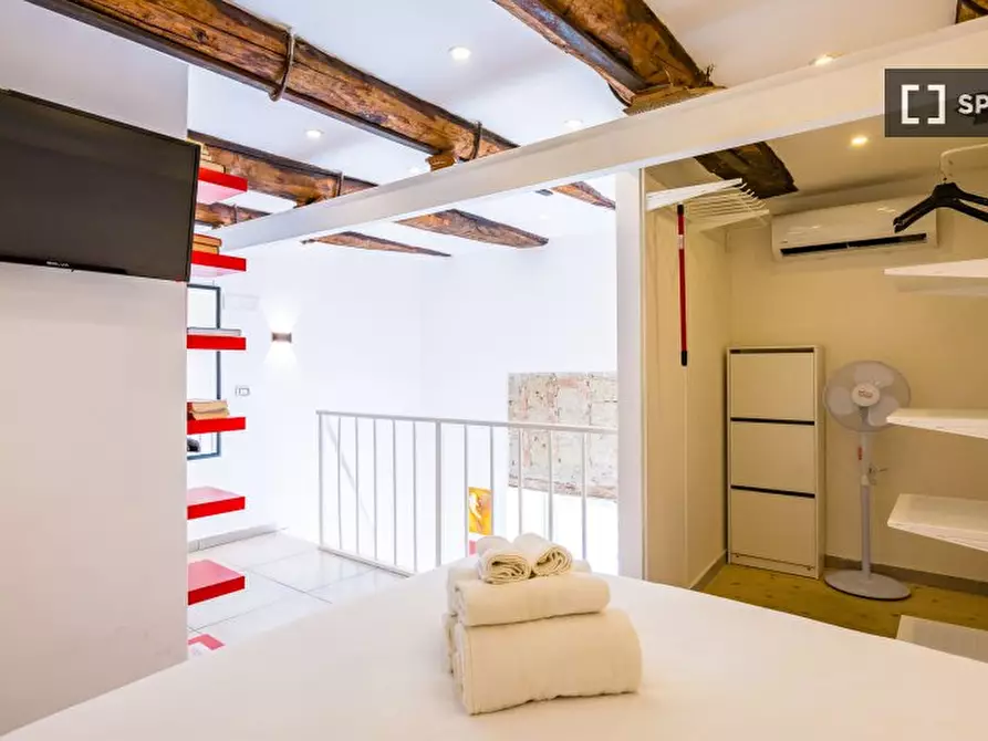 Immagine 5 di Appartamento in affitto  in Vico D'Afflitto a Napoli