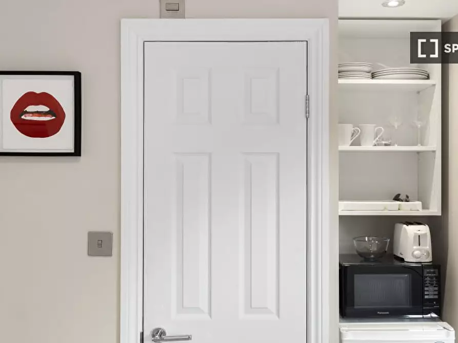 Immagine 14 di Ufficio in affitto  in flat a Tottenham