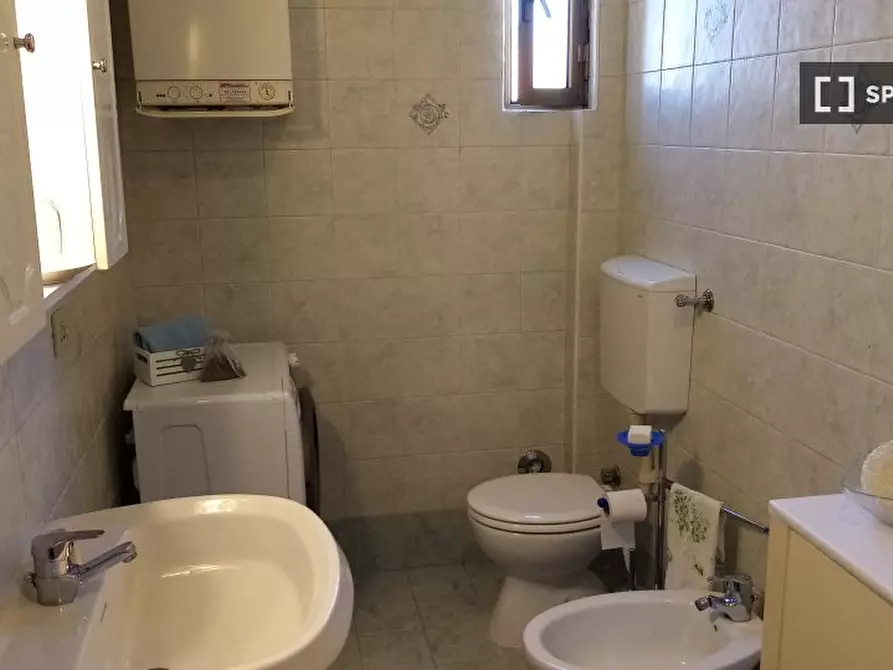 Immagine 2 di Appartamento in affitto  in Via Alfonso Torreggiani a Bologna