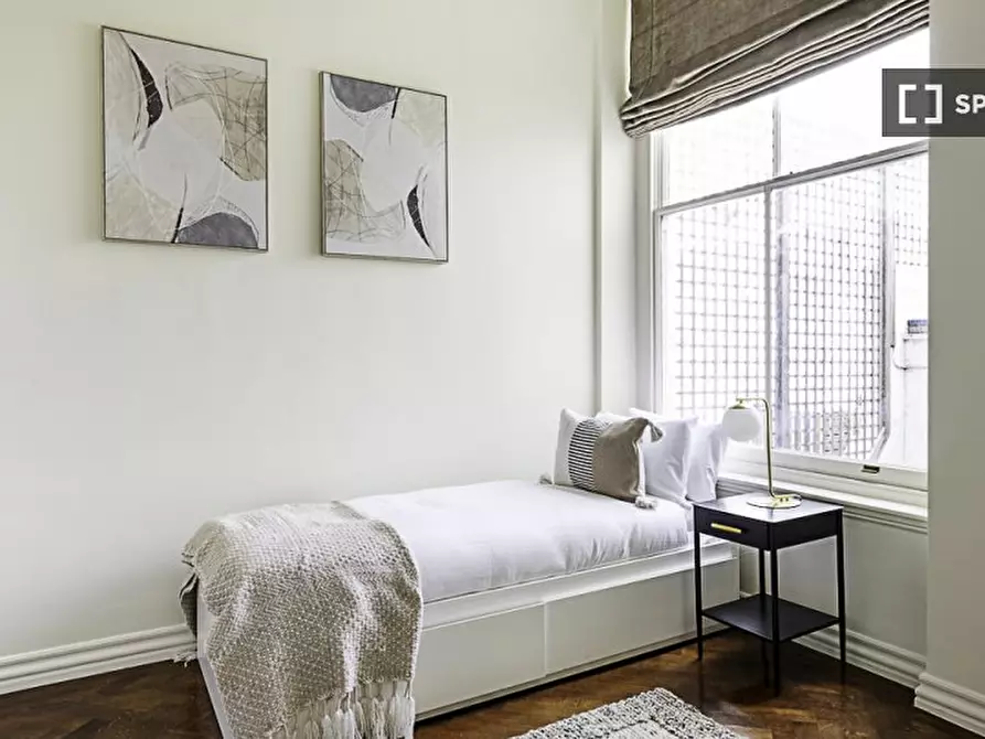 Immagine 14 di Appartamento in affitto  in -13 Kensington Court a Kensington