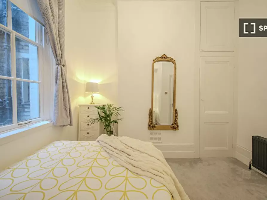 Immagine 16 di Appartamento in affitto  in flat a 