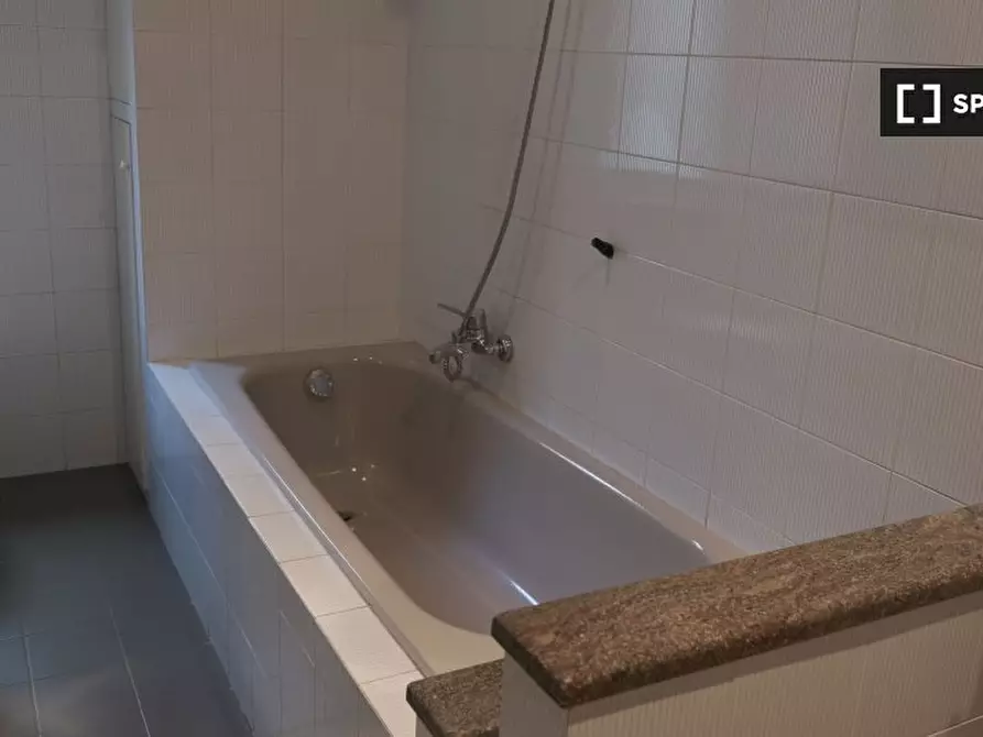 Immagine 14 di Camera condivisa in affitto  in Via Francesco Sivori a Genova