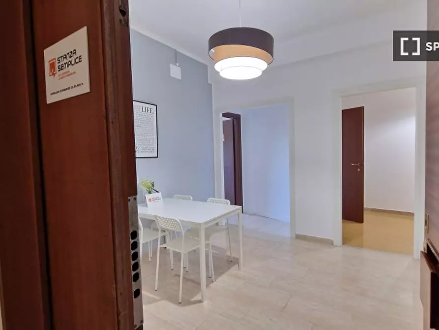 Immagine 7 di Camera condivisa in affitto  in Lungotevere di Pietra Papa a Roma