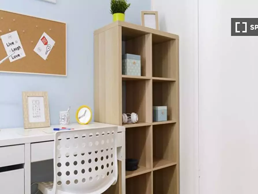 Immagine 3 di Camera condivisa in affitto  in Via Delle Ande a Milano