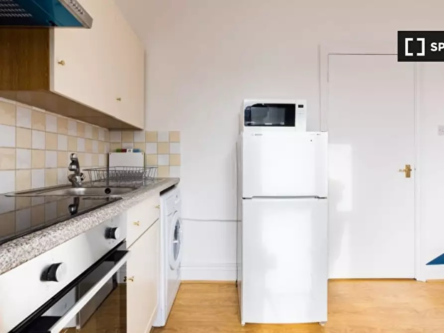 Immagine 10 di Appartamento in affitto  in Goldhawk Rd a Hammersmith
