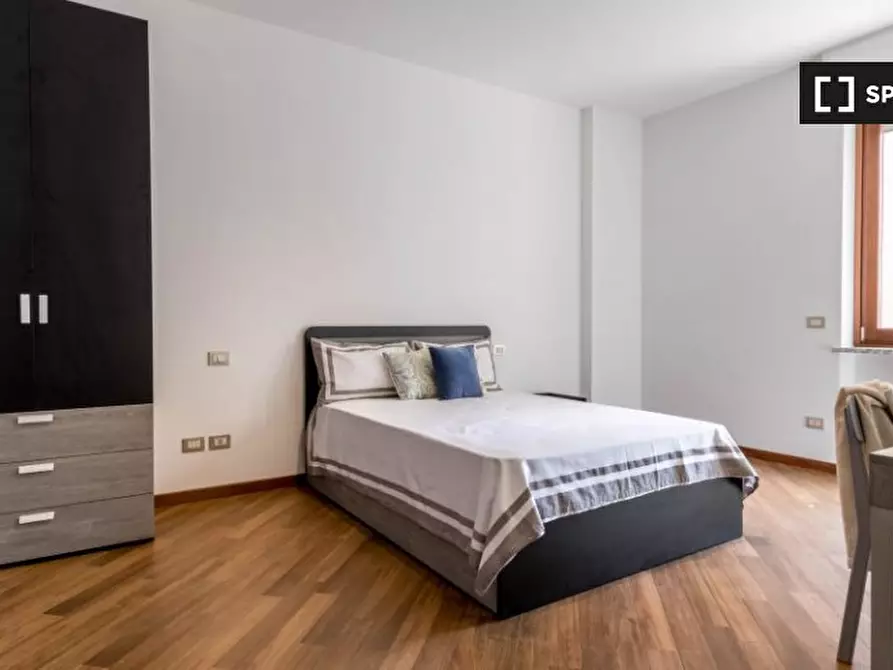 Immagine 2 di Camera condivisa in affitto  in Via Luciano Zuccoli a Milano