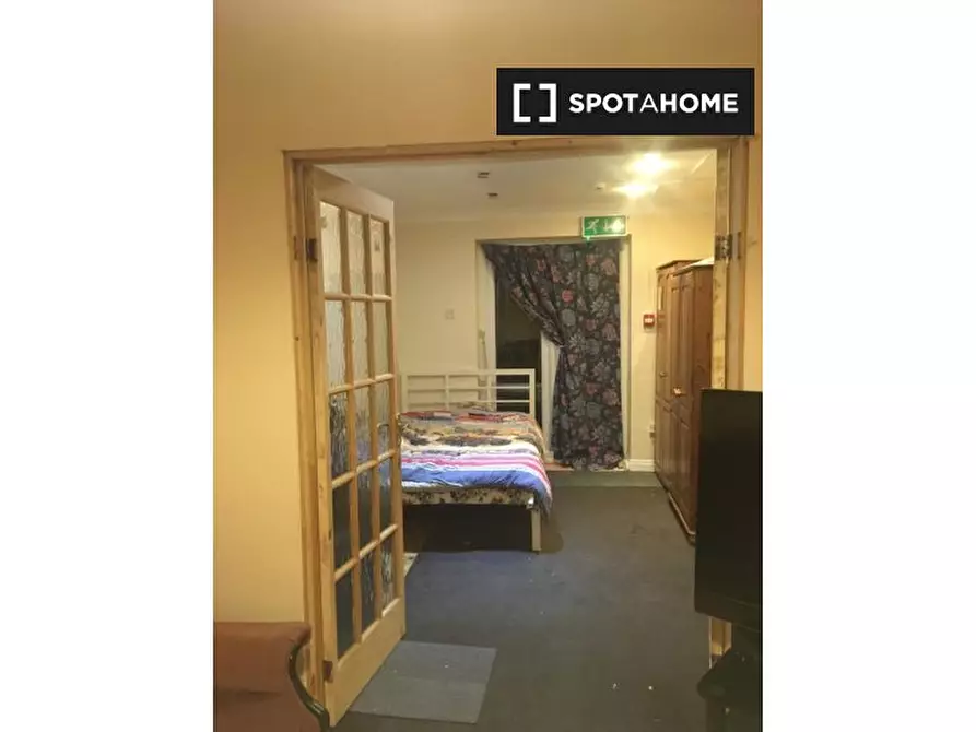 Immagine 2 di Camera condivisa in affitto  in Stanhope Heath a 