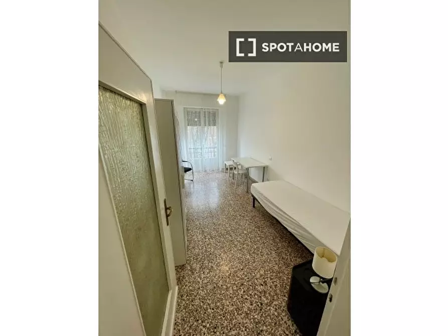 Immagine 2 di Camera condivisa in affitto  in Via Mecenate a Milano