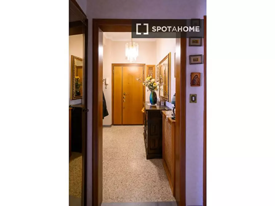 Immagine 13 di Camera condivisa in affitto  in Via delle Robinie a Roma