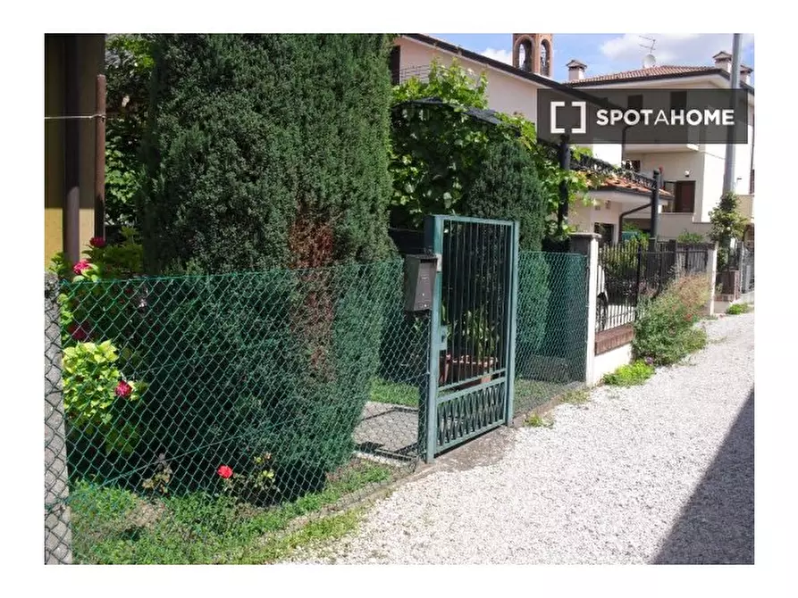 Immagine 12 di Camera condivisa in affitto  in Via Vecchia a Padova