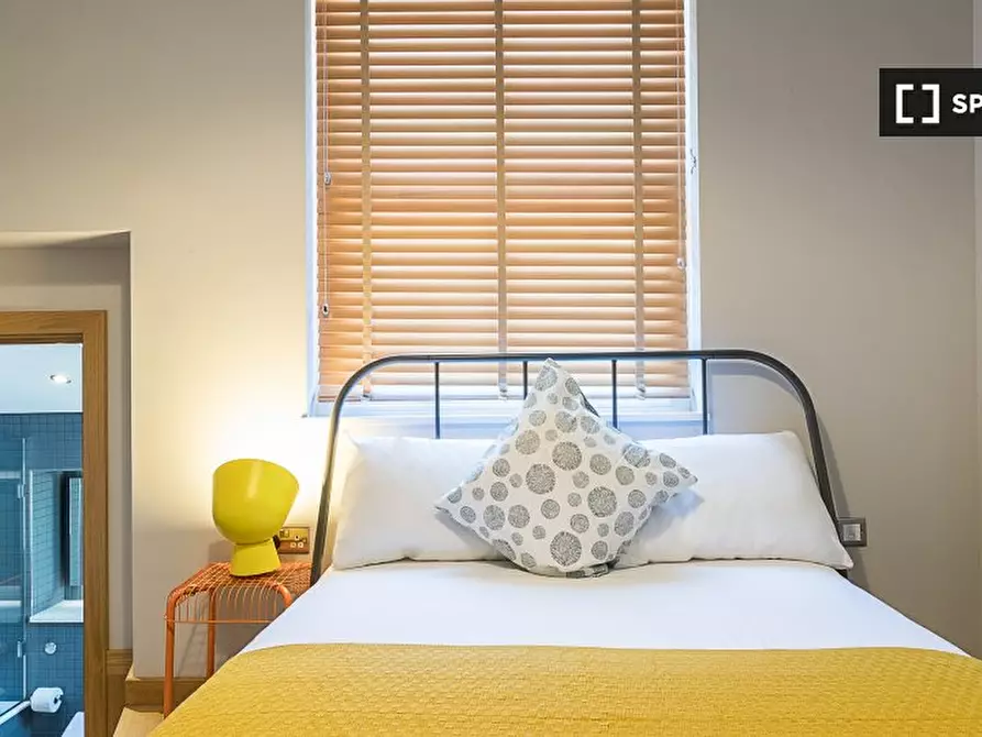 Immagine 5 di Appartamento in affitto  in Red Lion St a Camden Town