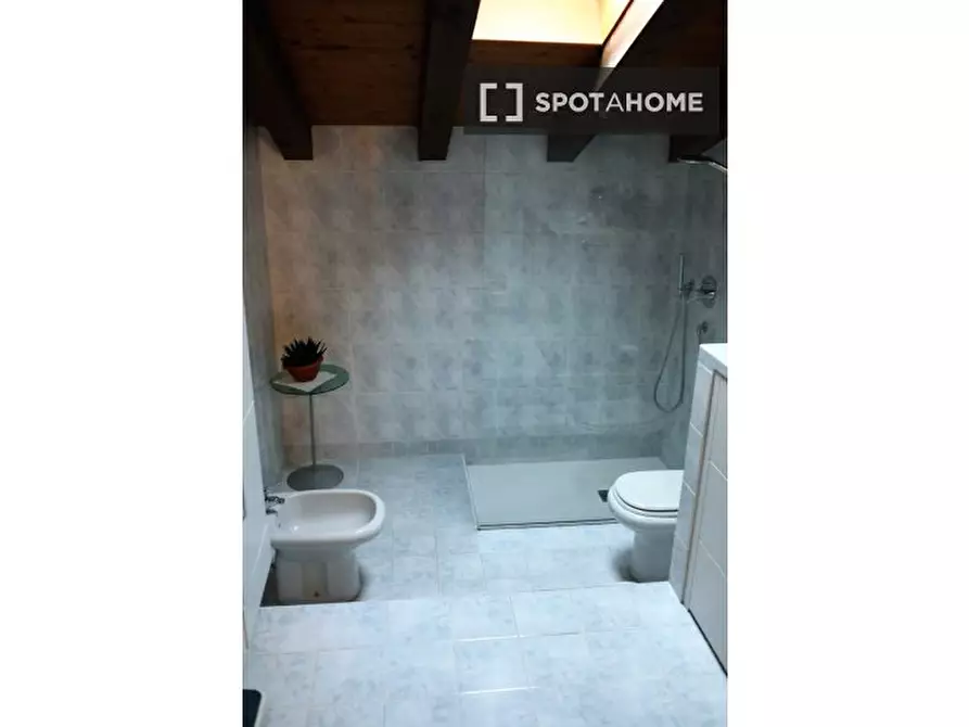 Immagine 9 di Appartamento in affitto  in Via Galliera a Bologna