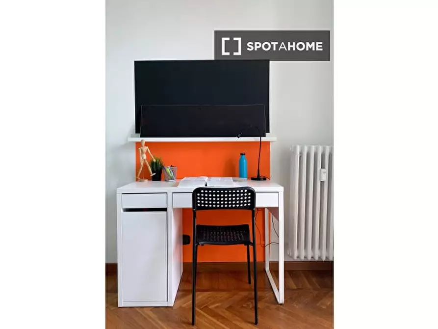 Immagine 4 di Camera condivisa in affitto  in Via Elba n. a Torino