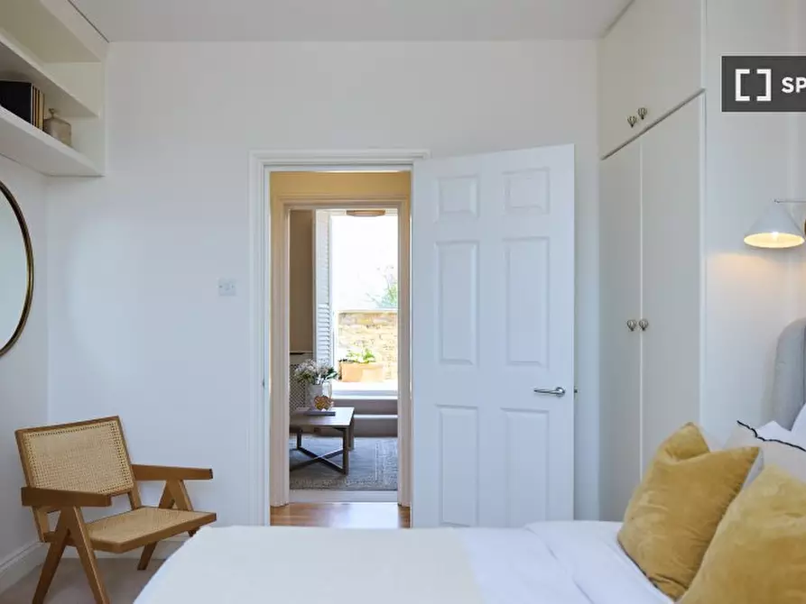 Immagine 1 di Appartamento in affitto  in Santos Road a Wandsworth