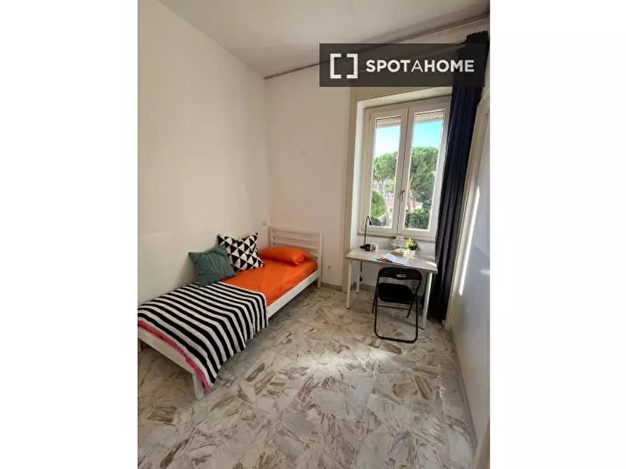 Immagine 7 di Camera condivisa in affitto  in Via Grazia Deledda a Cagliari