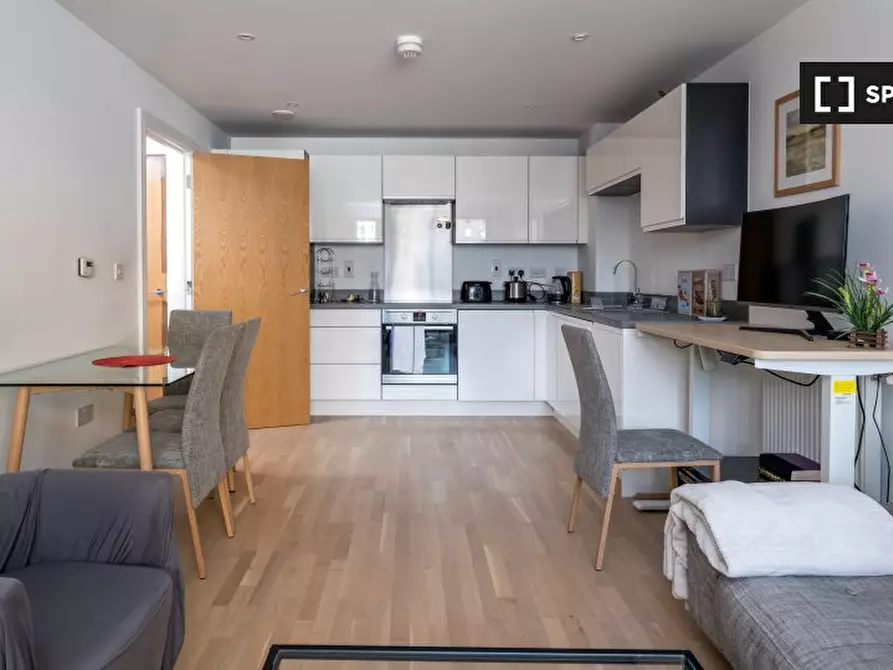 Immagine 5 di Appartamento in affitto  in Knightley Walk a Wandsworth