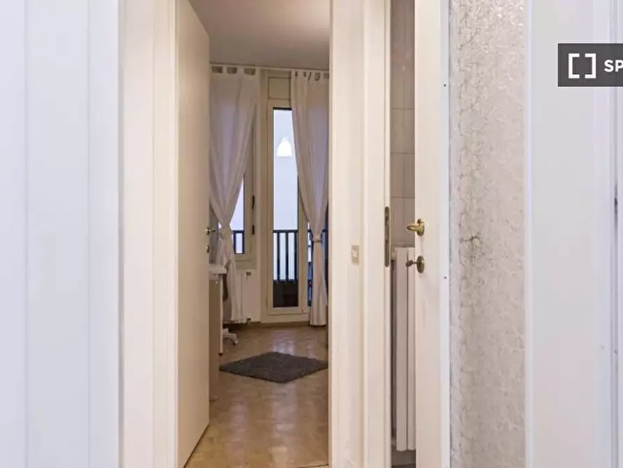 Immagine 7 di Camera condivisa in affitto  in Viale Monte Santo a Milano