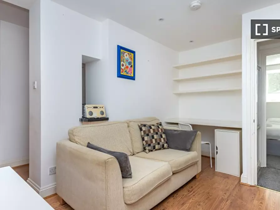 Immagine 3 di Appartamento in affitto  in A Lyham Road a Lambeth