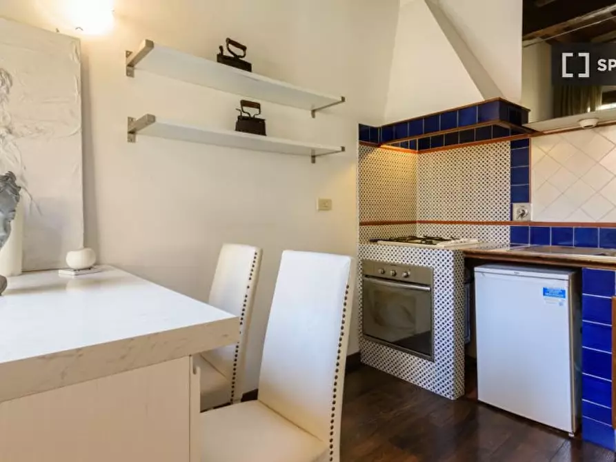 Immagine 6 di Appartamento in affitto  in Borgo S. Frediano a Firenze