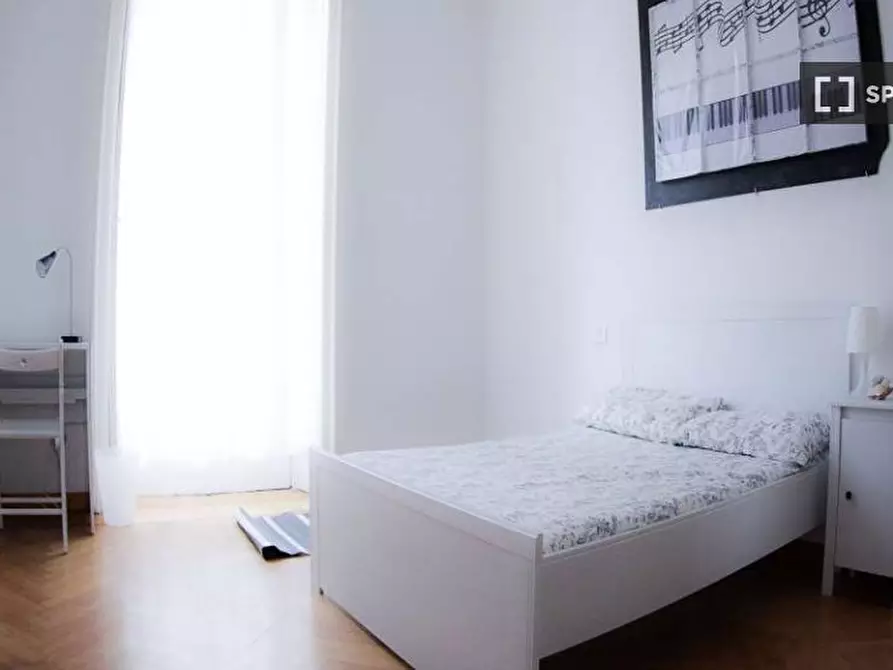 Immagine 2 di Camera condivisa in affitto  in Viale Regina Giovanna a Milano