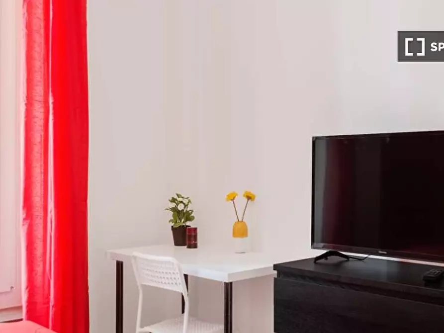 Immagine 3 di Camera condivisa in affitto  in Viale Tunisia a Milano