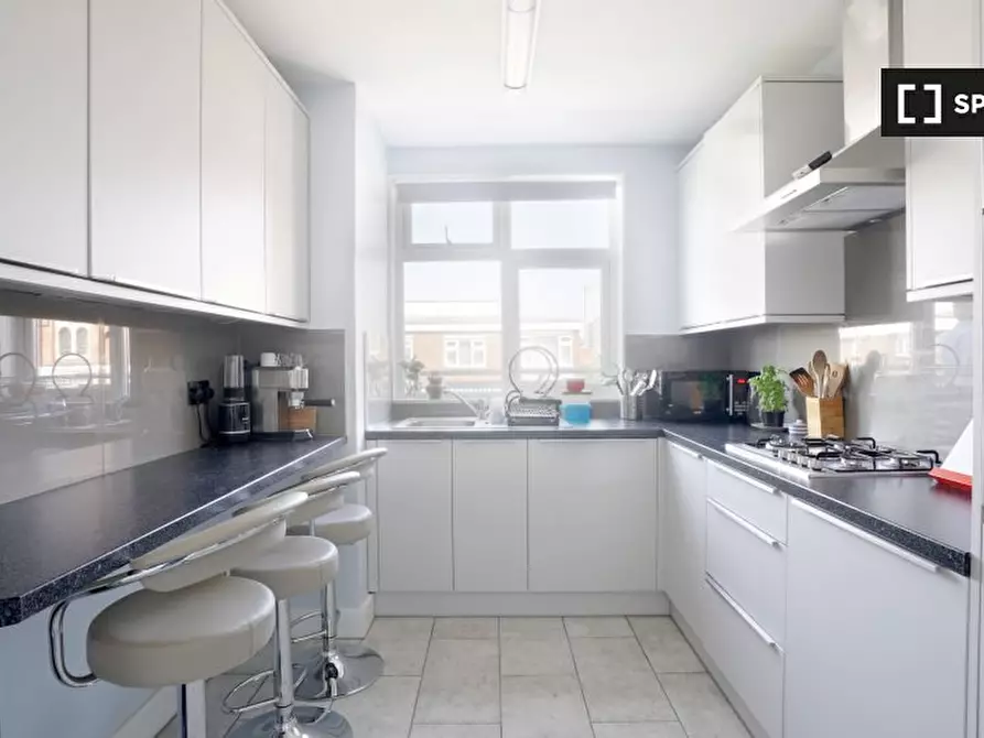 Immagine 3 di Camera condivisa in affitto  in Fellows Ct a Poplar