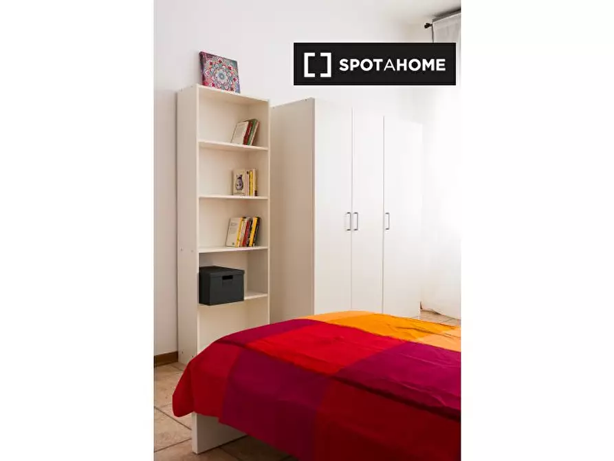 Immagine 5 di Camera condivisa in affitto  in Piazza Tancredi Galimberti a Torino